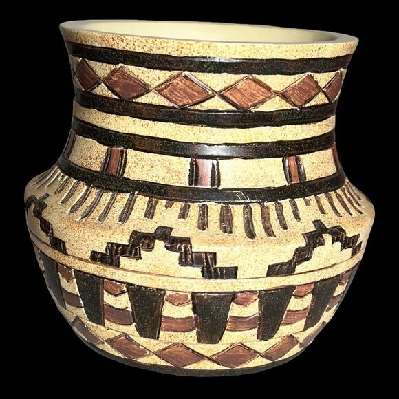 Aztec Design carved segmented hand painted vase Made in India 4" tall and wide - Picture 6 of 13